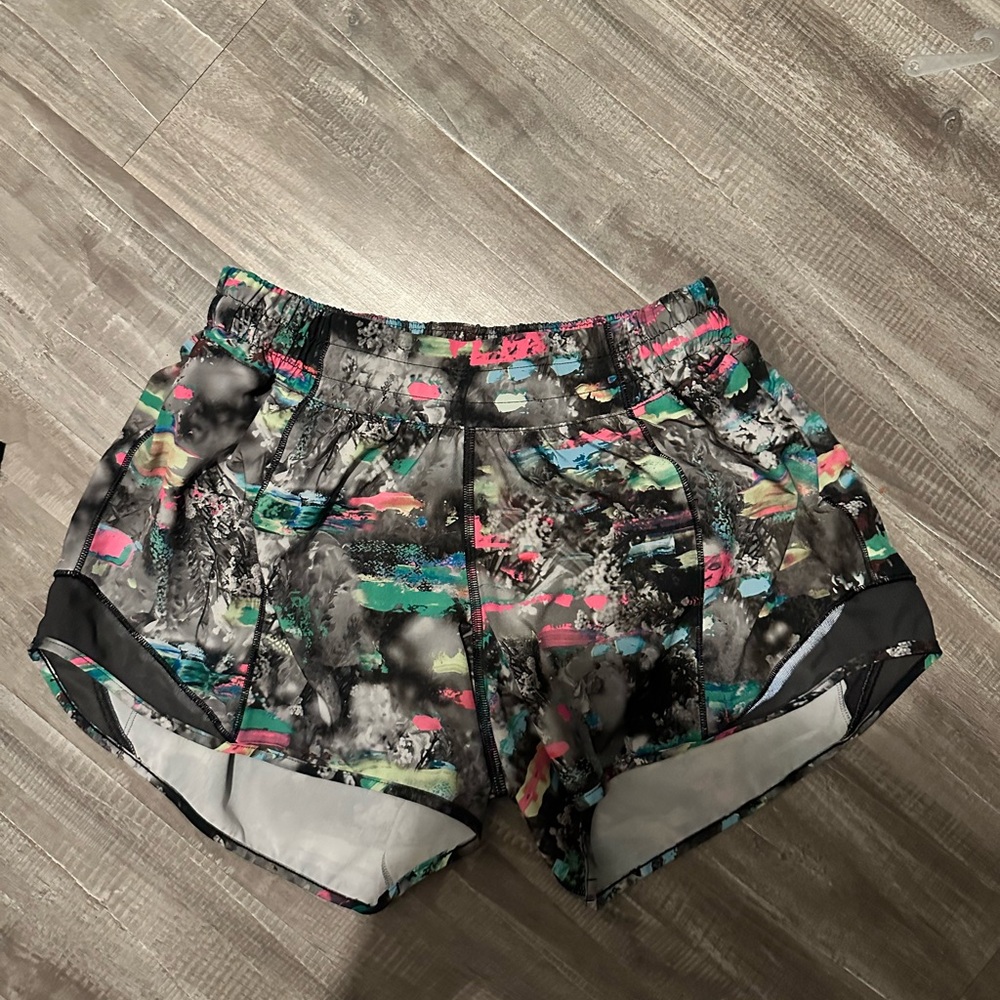 Lululemon Hotty Hot Shorts Size 6